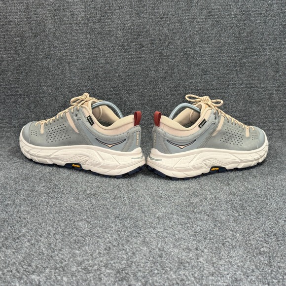 Athletic_Shoes